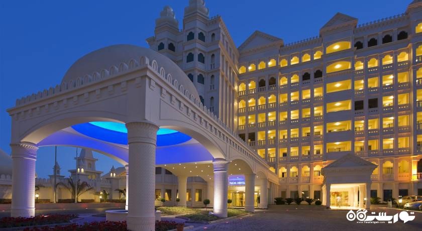 درب ورودی هتل فولیا